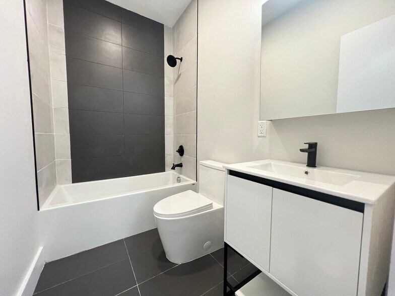 Unit 3B - 46 Van Reipen Ave