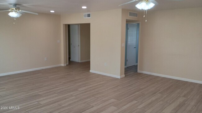 Building Photo - 11644 N Balboa Dr