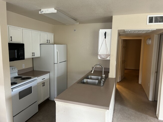 Building Photo - 127 Jules Dr