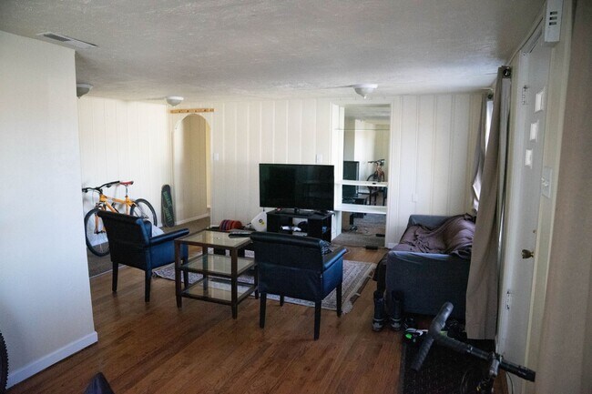 Building Photo - Beautiful Ranch-Style Home Near CU & Boulder Creek Path | Avail. August 1, 2026 (Pre-Lease)