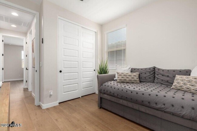 Building Photo - 9001 W Rancho Dr