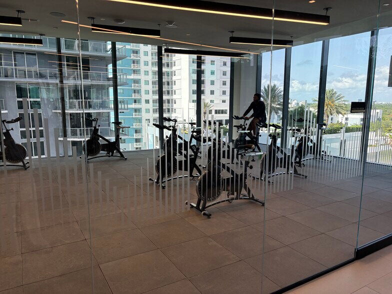 Building Photo - 1408 Brickell Bay Dr