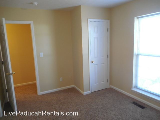 Building Photo - 2 br, 1.5 bath Apartment - 110 Fuller Rd.