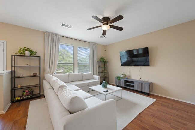 Building Photo - 14813 Mistletoe Heights Dr