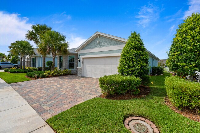 Building Photo - 10454 SW Captiva Dr