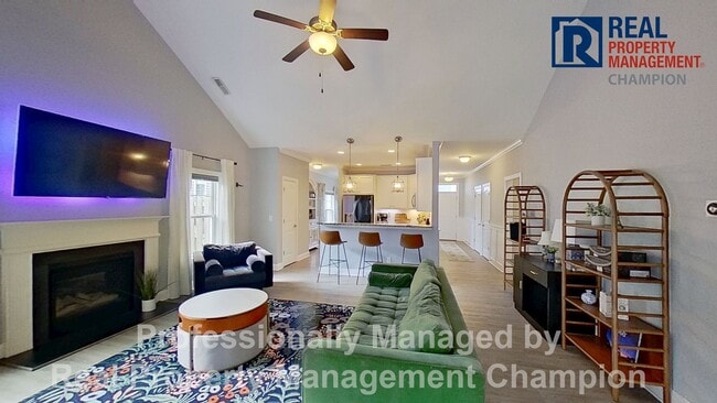 Building Photo - Immaculate 4 BD/3 BA Home w/Screened Porch and Fenced Back Yard