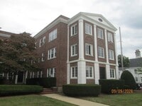 Building Photo - 298 Main St