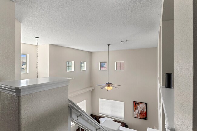 Building Photo - 1529 Luz De Sol Dr