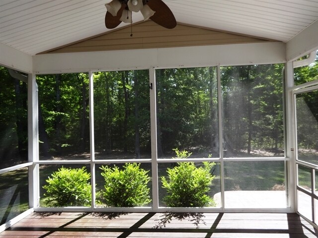 Building Photo - 113 Sumpter Hill Dr