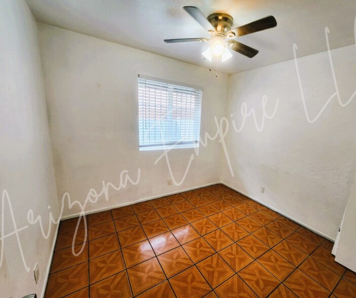 Building Photo - 337 N 93rd St
