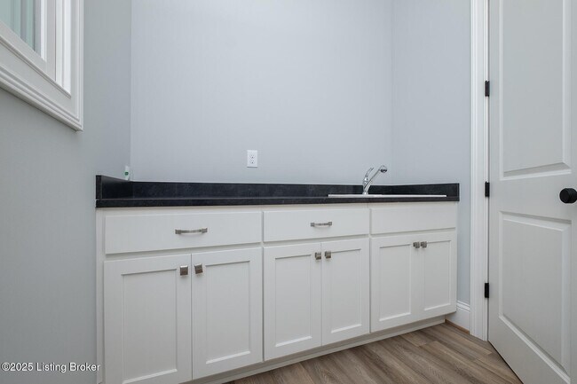 Building Photo - 6431 Passionflower Dr