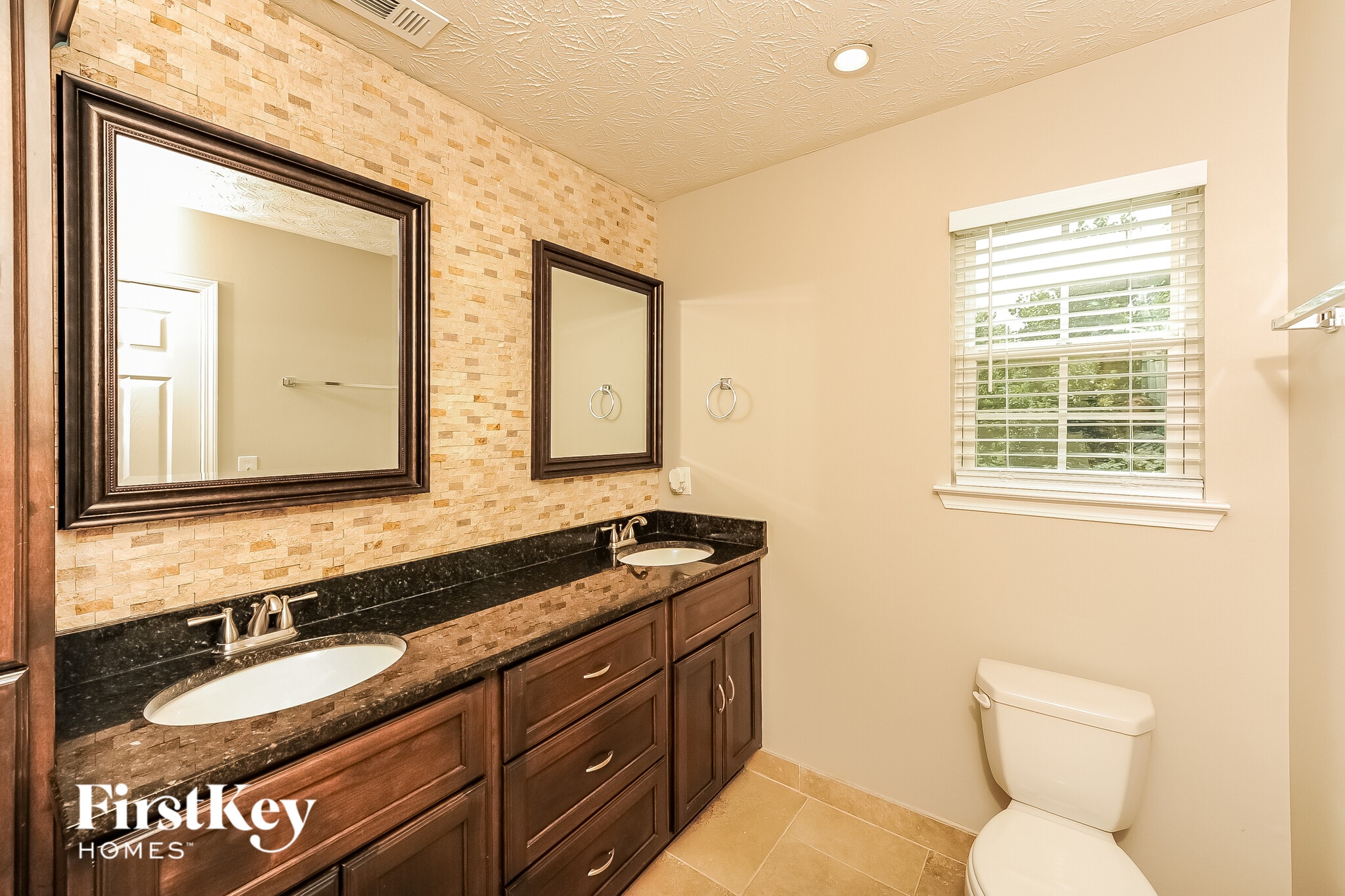 Building Photo - 4445 Waterman Dr