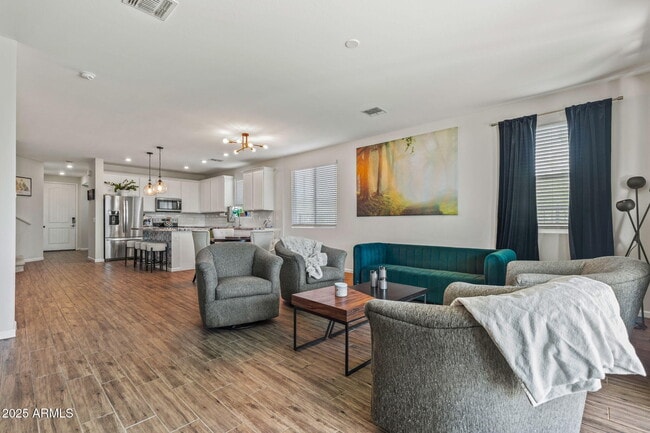 Building Photo - 17809 W Country Club Terrace