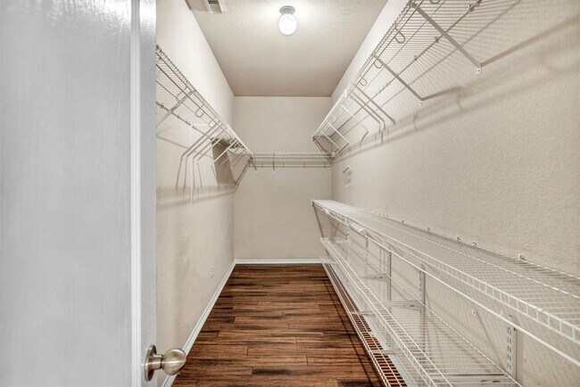 Building Photo - 3748 Pine Needle Cir