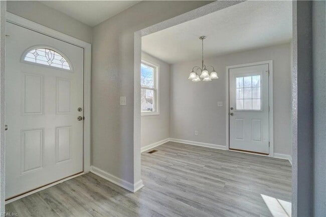Building Photo - Cozy, Convenient, and Completely Ready – Y...
