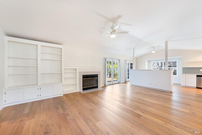 Building Photo - 1100 Princeton Dr