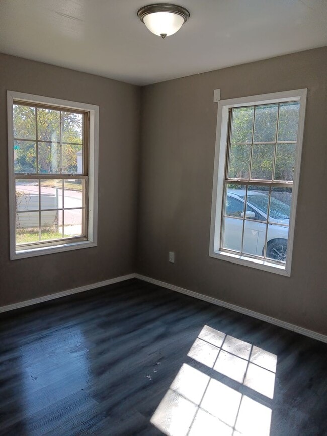 Building Photo - Charming 2 Bedroom Rent to Own Home!!