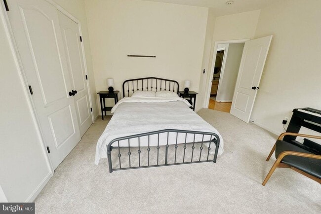 Building Photo - 40440 Milford Dr