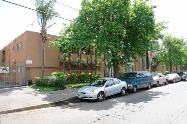 Building Photo - Columbus Gardens