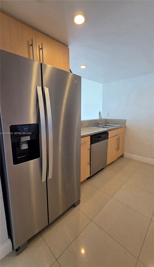 Building Photo - 7601 E Treasure Dr