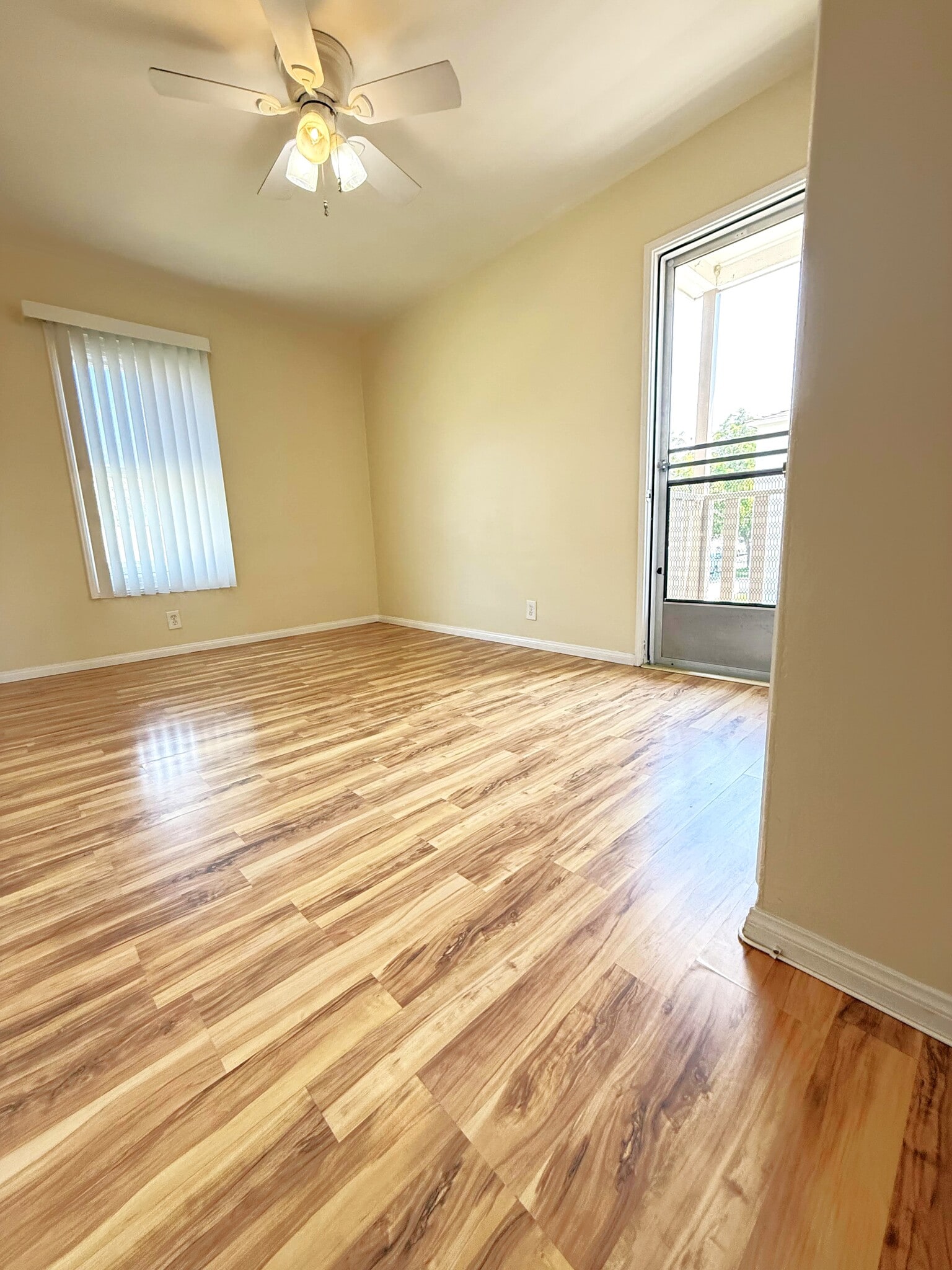 Building Photo - 1721 N Glenoaks Blvd