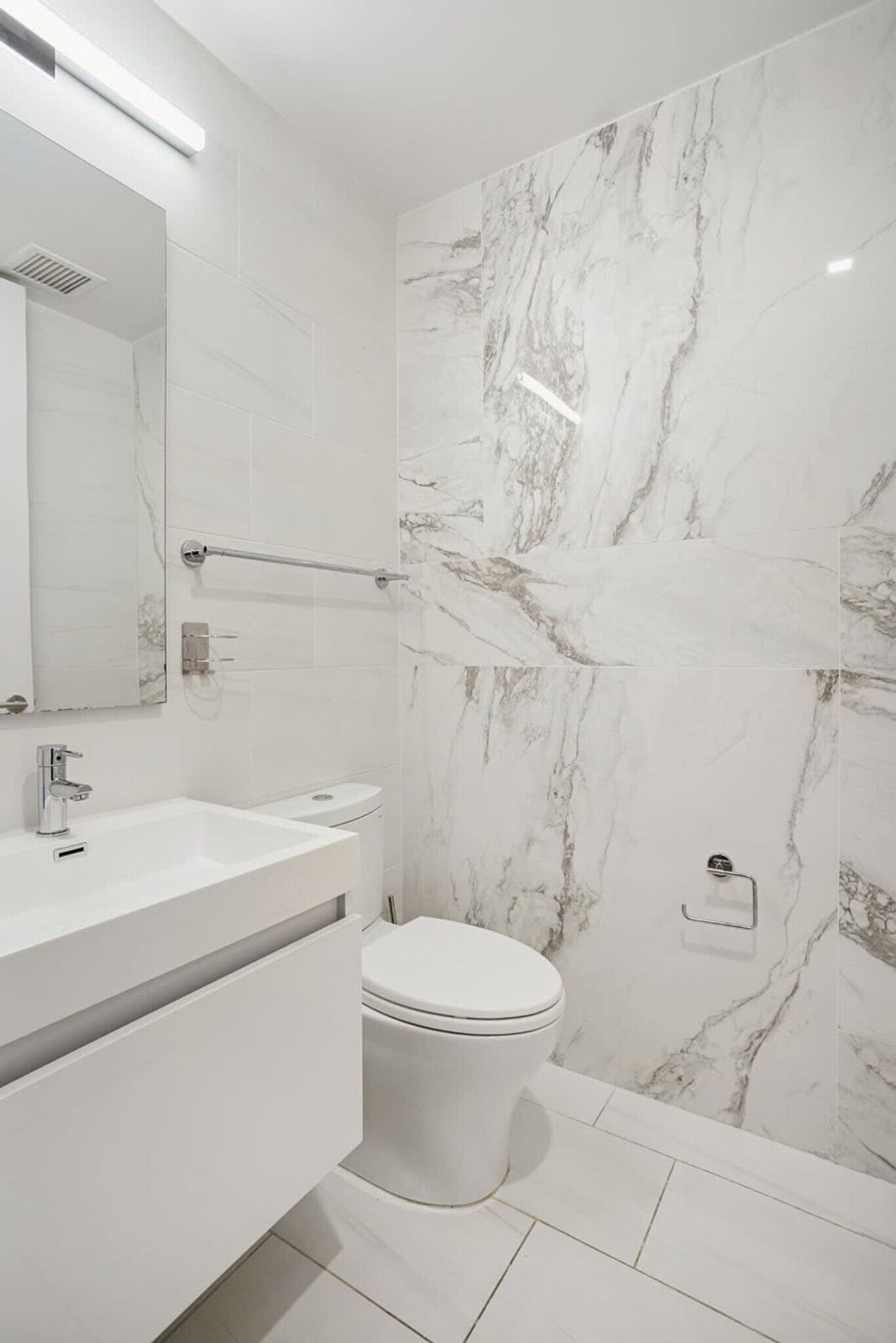 Building Photo - 132 W 26th St