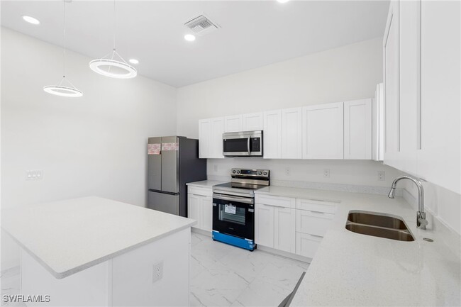 Building Photo - 3544 NW 41st Pl