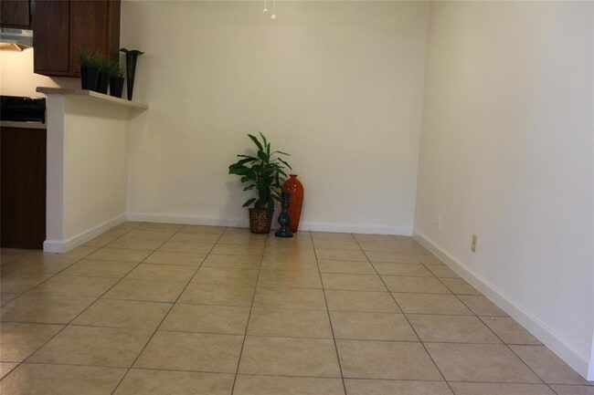 Building Photo - 11611 Rustic Rock Dr