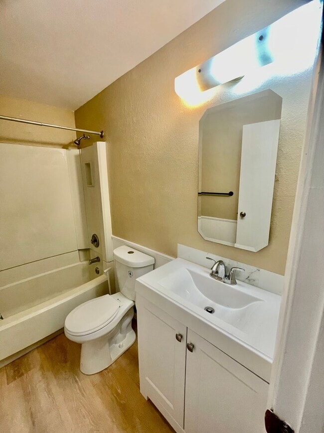 Building Photo - 3 Bed 1.5 Bath- Bridgeville PA