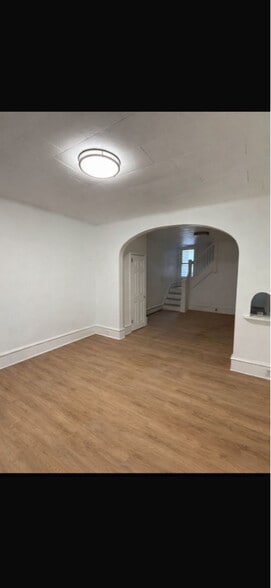 Building Photo - 126 Birch St