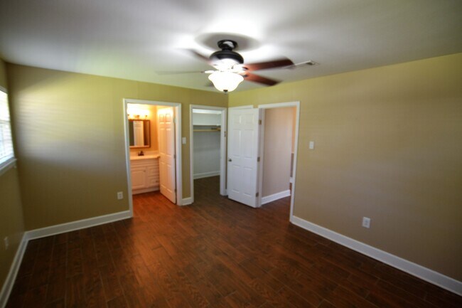 Building Photo - Newly Renovated 3 Bedroom Home in Sherwood...