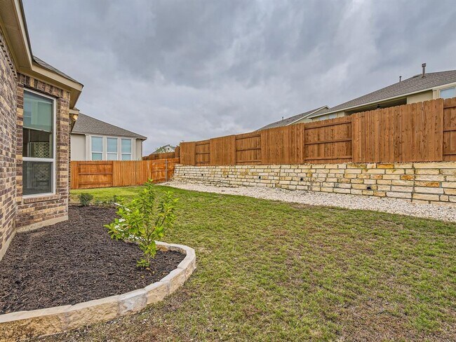 Building Photo - 19404 Fernando Trl