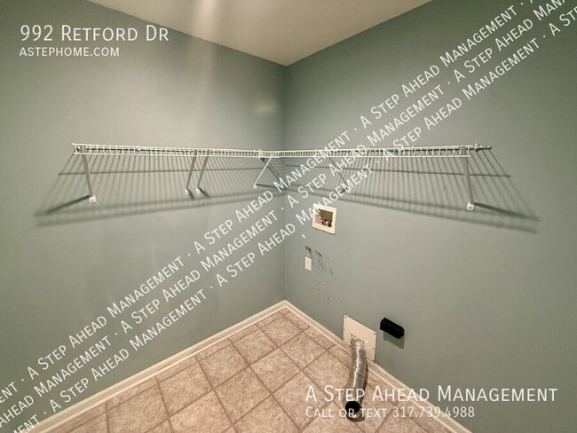 Building Photo - 992 Retford Dr