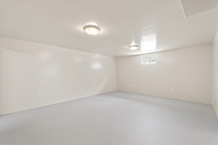 Building Photo - 775 1st St