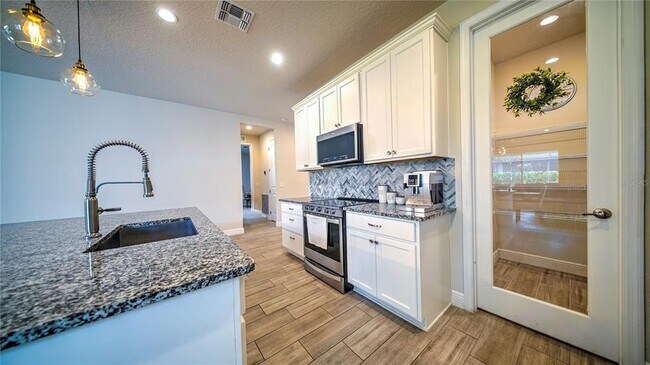 Building Photo - 3401 Bluff Oak Ln
