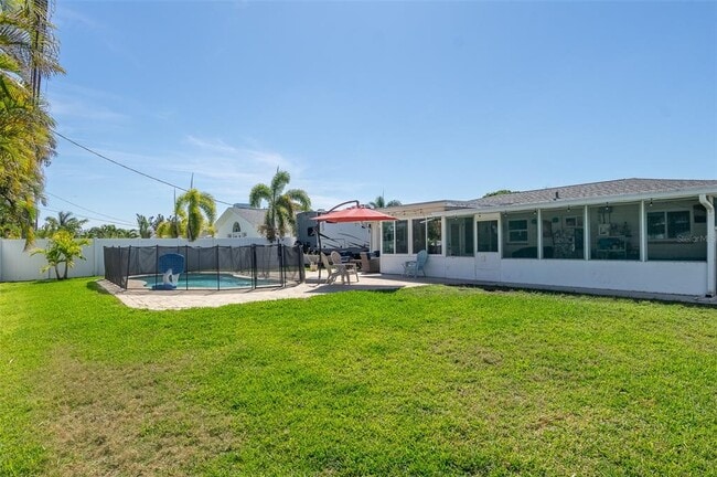 Building Photo - 731 44th Ave NE