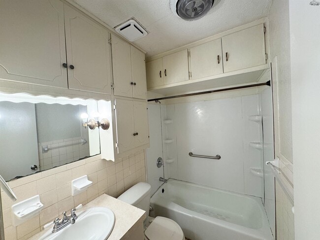 Building Photo - 1612 Hursh Ave