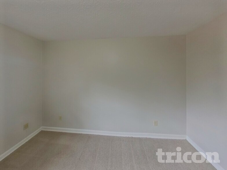 Building Photo - 100 Creekwood Ct