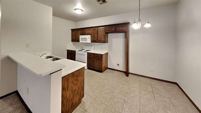 Building Photo - 1720 W Palm Pl