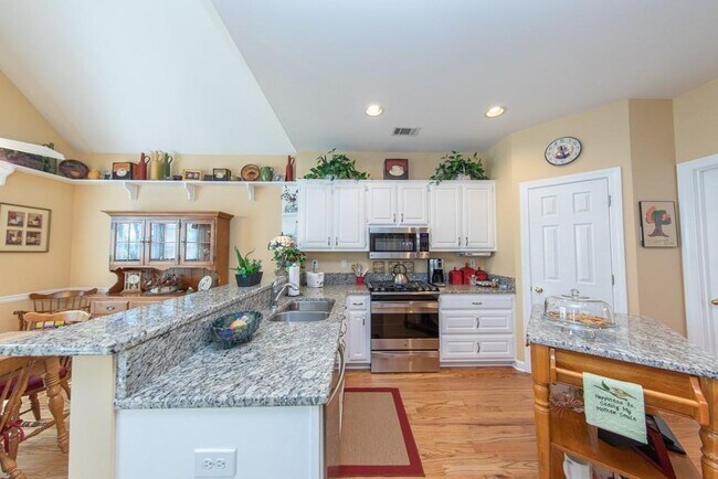 Building Photo - 2501 Peregrine Trail NW