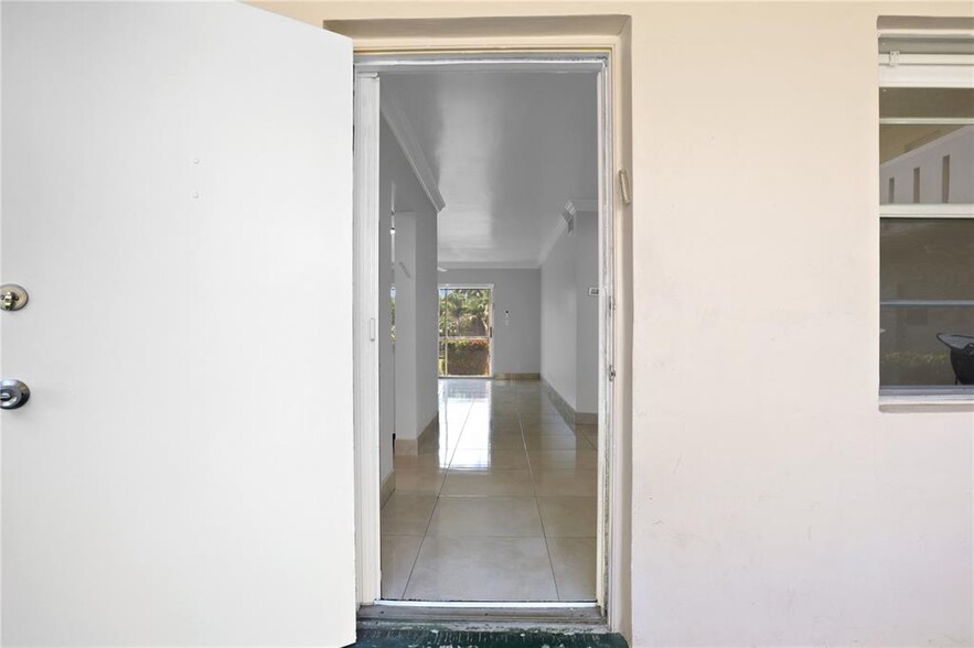 Building Photo - 4100 N 58th Ave