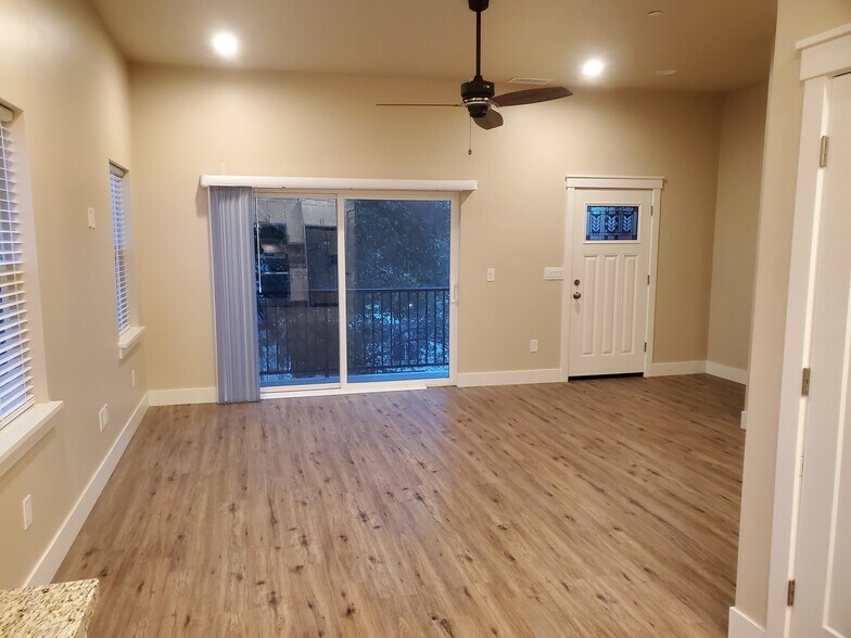 Building Photo - 221 Tahoe Ave