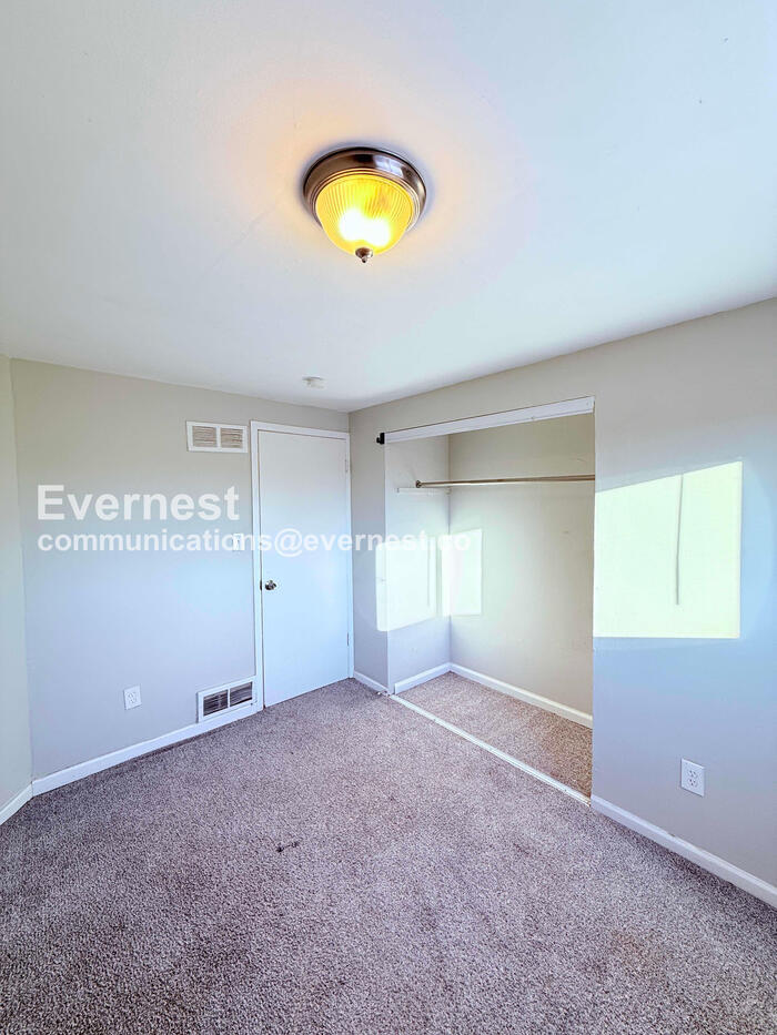 Building Photo - 14504 St Marys St