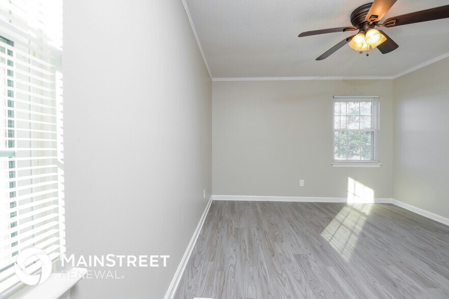 Building Photo - 1733 Molly Dr