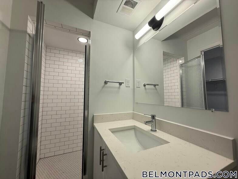 Building Photo - 55 Hill Rd