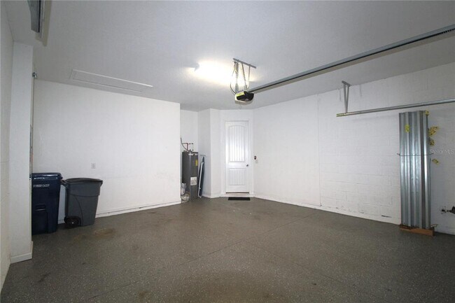 Building Photo - 11819 Brookside Dr