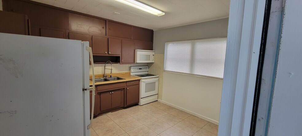 Building Photo - 2439 2nd Avenue SE