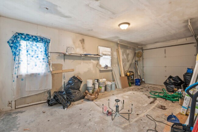 Building Photo - 246 SE 101st Rd