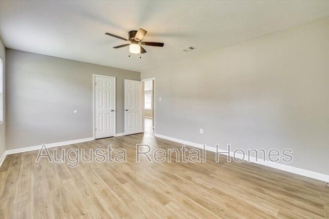 Building Photo - 3606 Cameron Dr