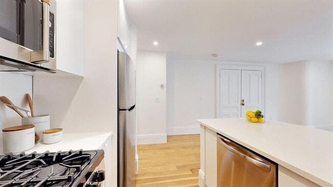 Building Photo - 43 Madison Ave